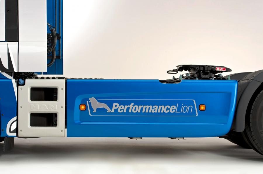 Детали экстерьера MAN TGX 18.640 Performance Lion 2016 года  (фото 17 из 17)